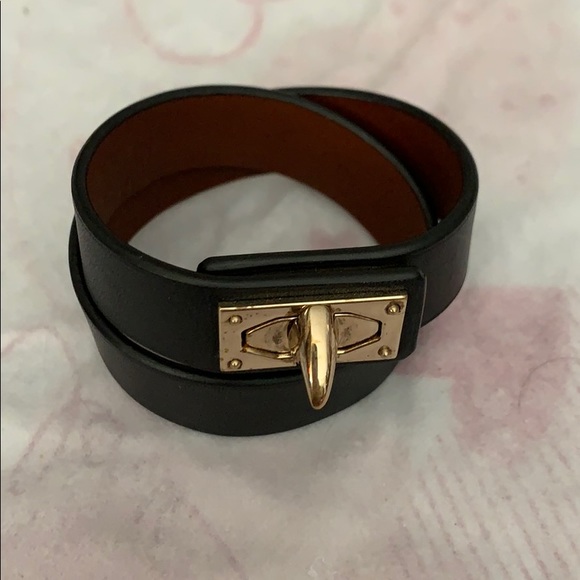 Givenchy Double Wrap Leather Shark Tooth Bracelet - Picture 3 of 6